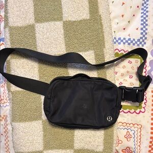 lululemon black belt bag